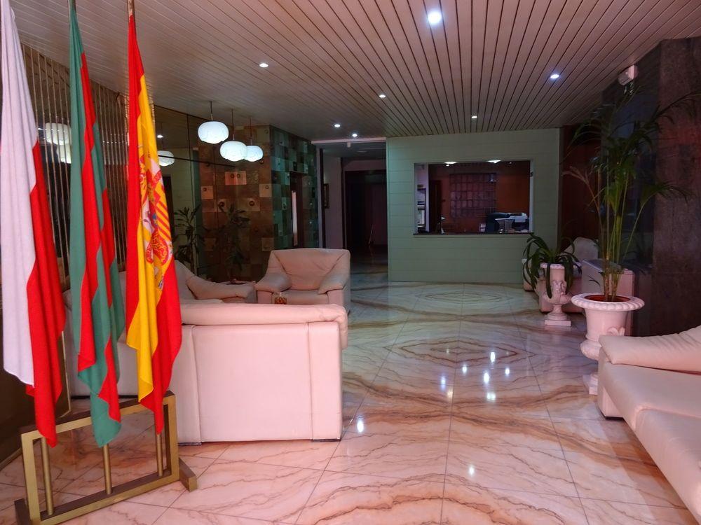Hotel Marques De Santillana Torrelavega Eksteriør billede