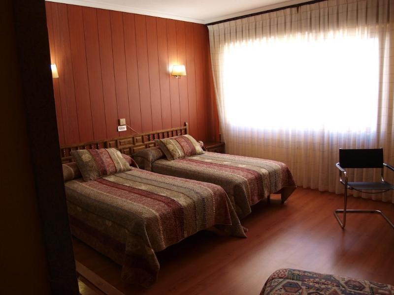 Hotel Marques De Santillana Torrelavega Eksteriør billede