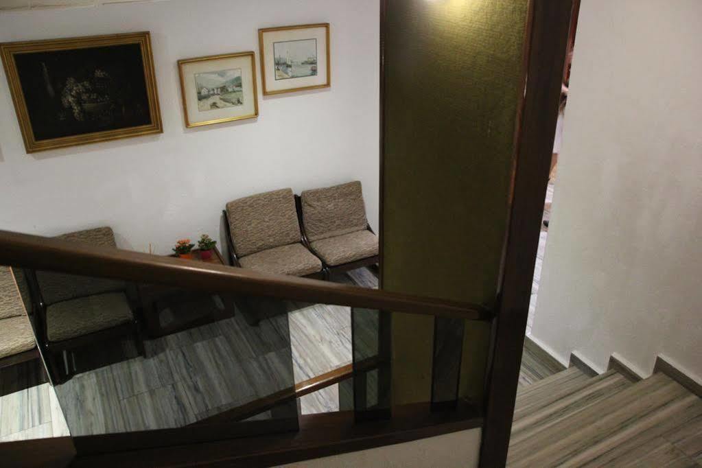 Hotel Marques De Santillana Torrelavega Eksteriør billede