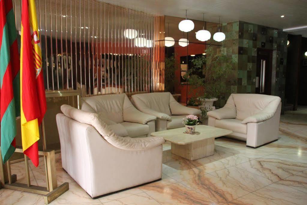 Hotel Marques De Santillana Torrelavega Eksteriør billede